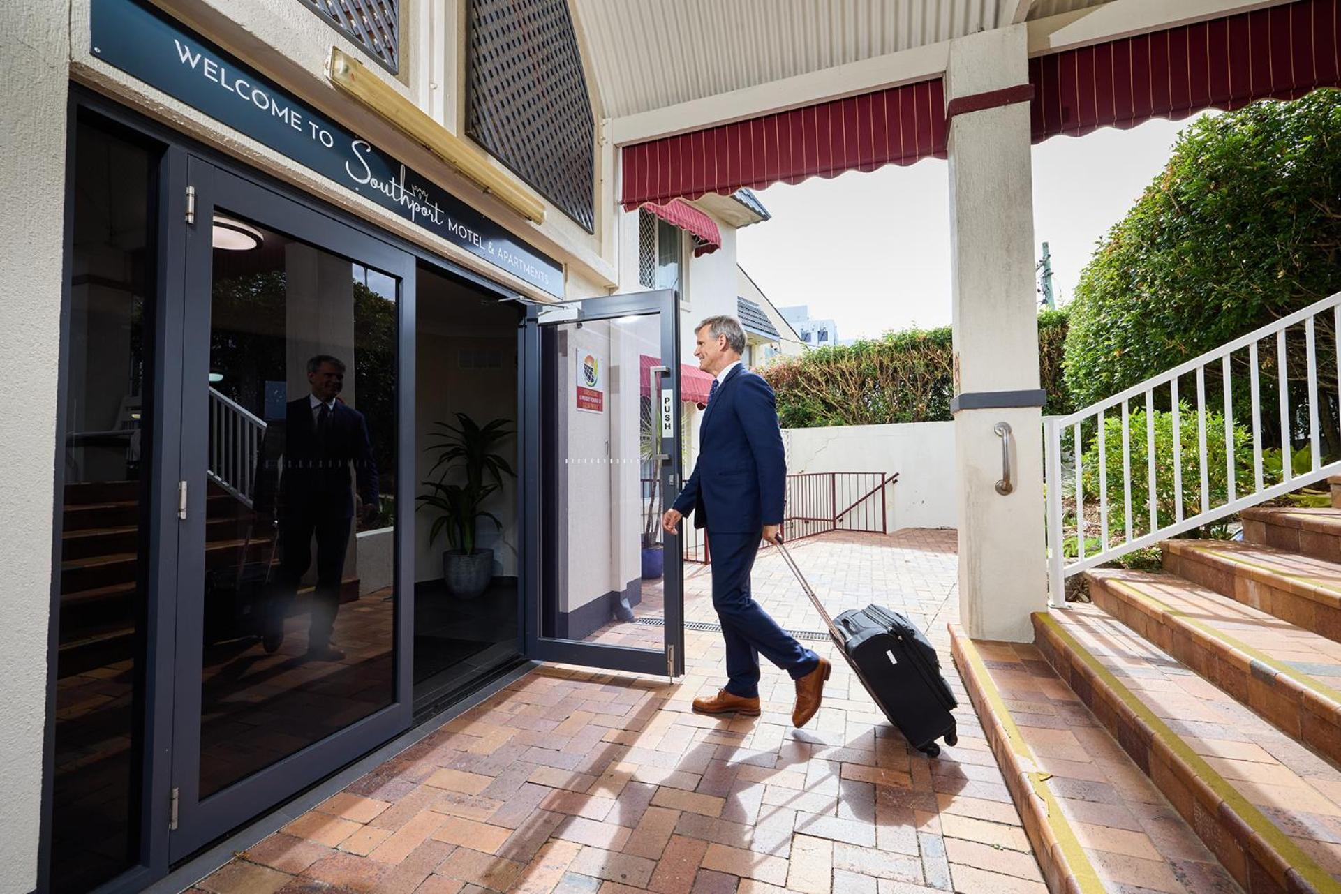 Southport Motel & Apartments Gold Coast Bagian luar foto